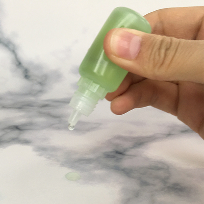 Plastic dropperflessen met schroefdeksel voor gecontroleerde afgifte
