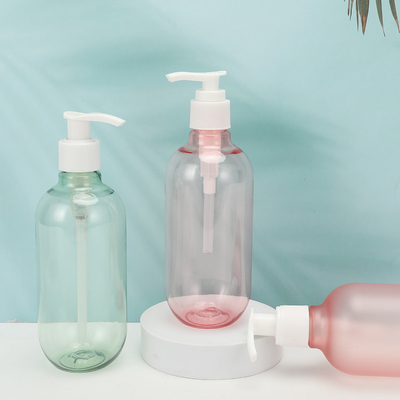 Aanpasbare witte plastic lotionflessen voor verschillende volumes met schermdruk