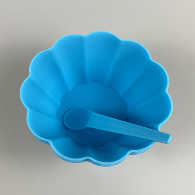 Geïsoleerde moderne flessen melk thee met schroef op het deksel 0,5 kg gewicht vierkant rond ontwerp