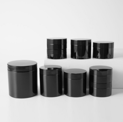 Containers met een doorzichtig deksel met een speciaal logo