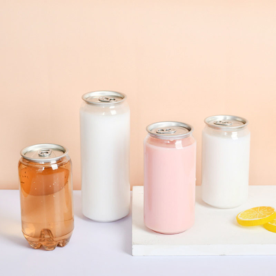 Moderne flessen melk thee met een helder ontwerp met een vierkant ronde handvat
