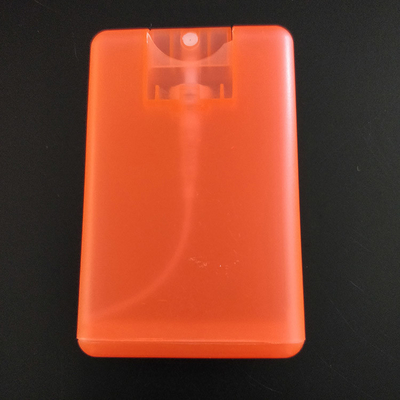 Op maat gemaakte ronde plastic lotionfles met flip top kap en labelontwerp