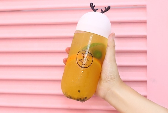 Moderne design heldere plastic melk thee fles met schroef op het deksel