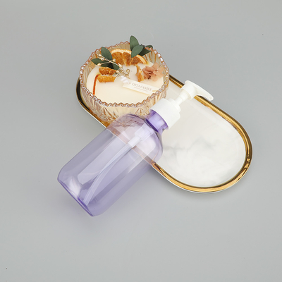 24 mm kaliber ronde PET-pompfles met schermdruk/warmtestempel in roze