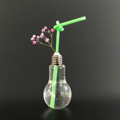 Moderne, herbruikbare PET-beker met stro