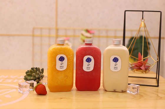 Lekbestendige plastic drankflessen met schroef op het deksel