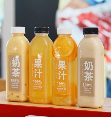 Praktische plastic flessen met handvat