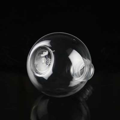 Kristalhelder plastic flessen met een modern vierkant rond ontwerp