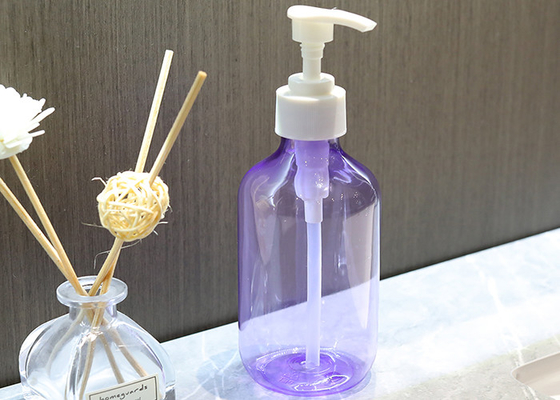 De schuine Lekvrije Fles van de het HUISDIERENpomp van de Schouder Purpere Shampoo