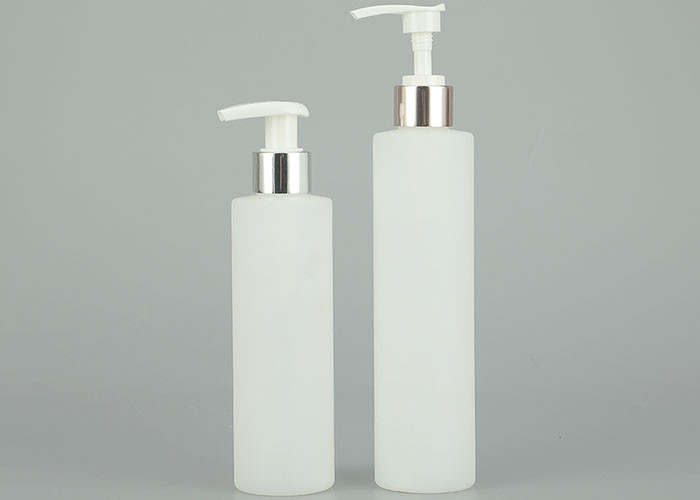 Lege Navulbare Plastic de shampoofles van 150ml 200ml   lotionfles met Gouden en Zilveren Pers GLB
